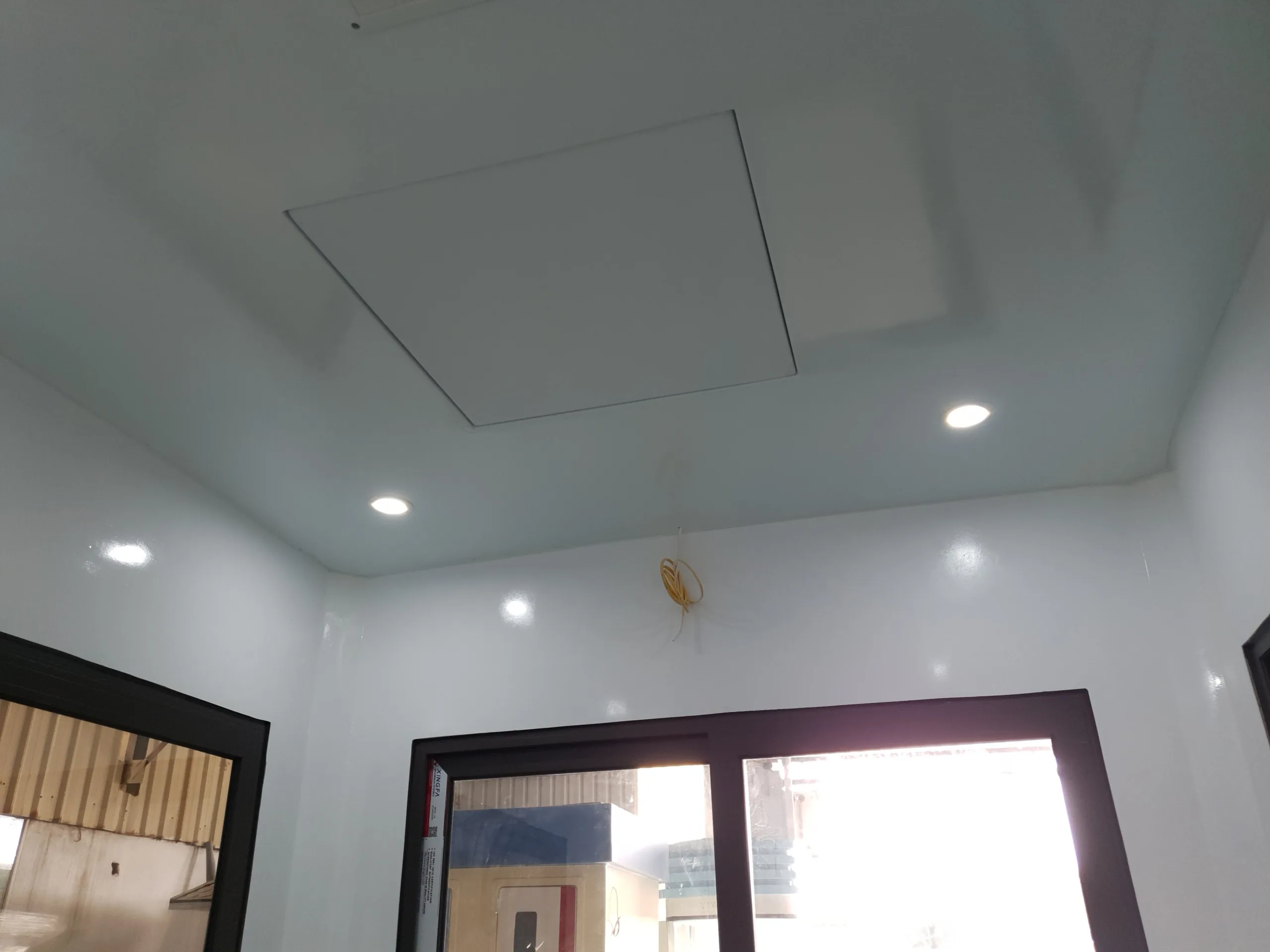 Trần nhà bảo vệ
